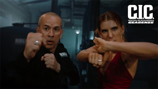 Two people practice combat in C.I.C. – Central de Inteligência Cearense.